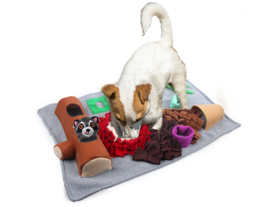 REKTANGULÆR LEGEMÅTTE MED LEGETØJ