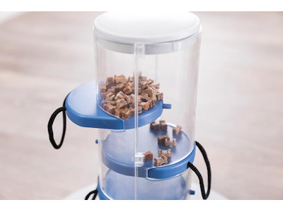 Trixie Dog Activity Gamble Tower 25 cm – Strategispil til Hund med Tårn, Skuffer og Kegler